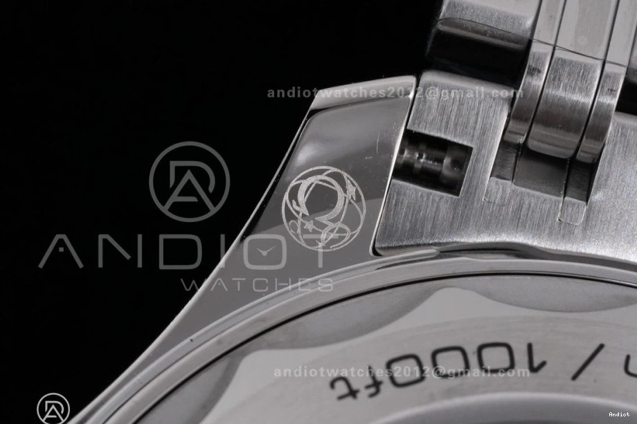 SS Super Edition 1:1 On 8806 Asian Black Bracelet Ceramic White Seamaster Dial 300M Best Clone V4 VSF Diver Bezel 1229